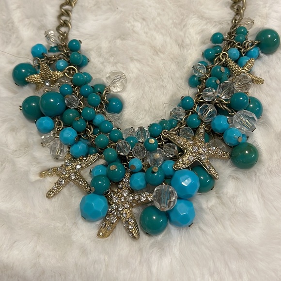 Starfish and turquoise colored beaded necklace with bling - Picture 2 of 2